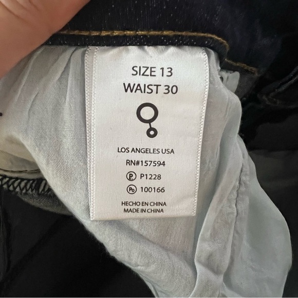 3/$30 🍂 Insane Gene Medium Wash Distressed Skinny Jeans - Picture 9 of 10